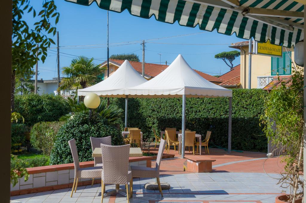 Hotel Gemma Del Mare Марина-ді-П'єтразанта Екстер'єр фото