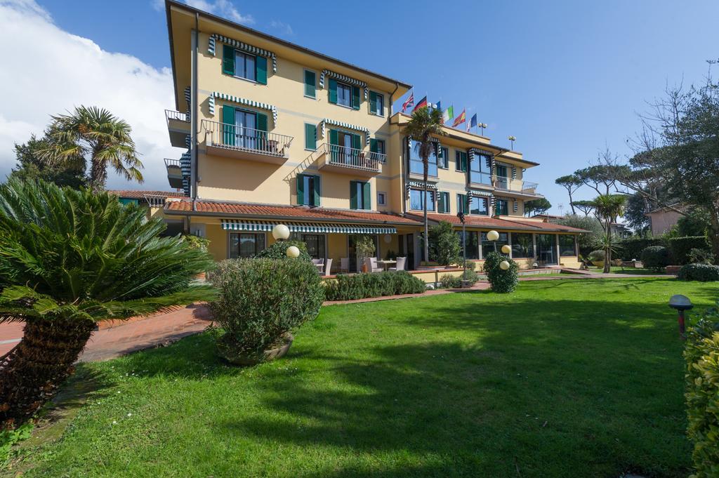 Hotel Gemma Del Mare Марина-ді-П'єтразанта Екстер'єр фото